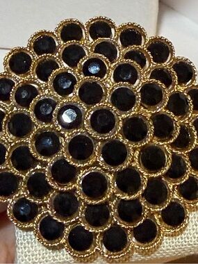 Lisner cut glass Black Faceted Stone Brooch EUC